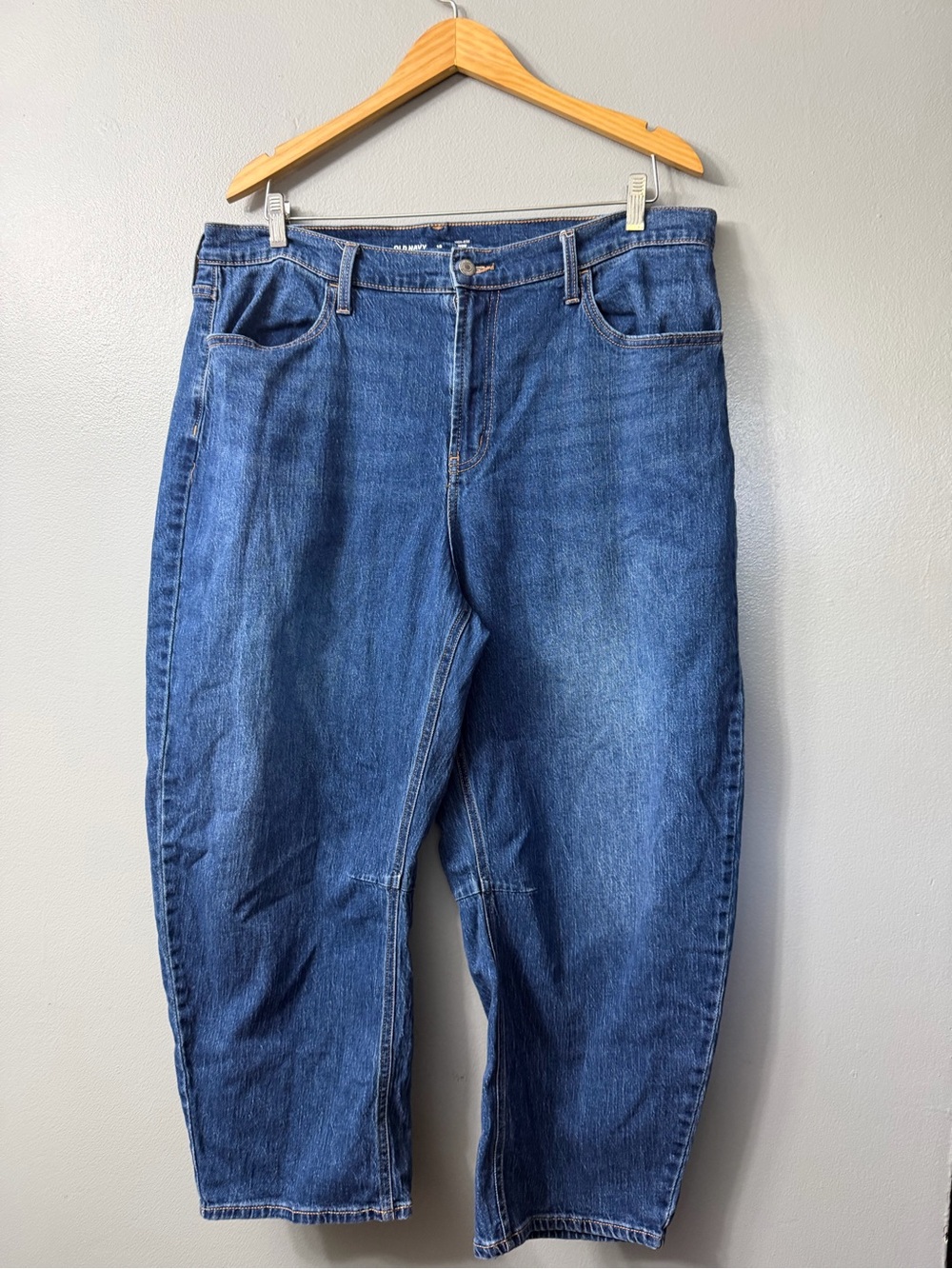 Old Navy High-Waisted Barrel Ankle Jeans in Dark Wash High-Waist 18